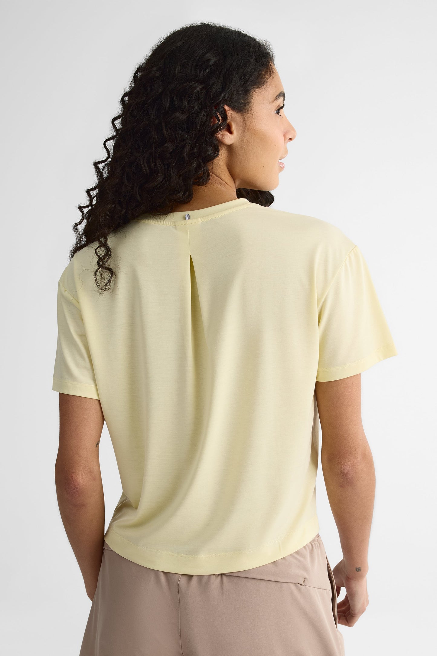 T-shirt col rond à manches courtes - Femme && JAUNE