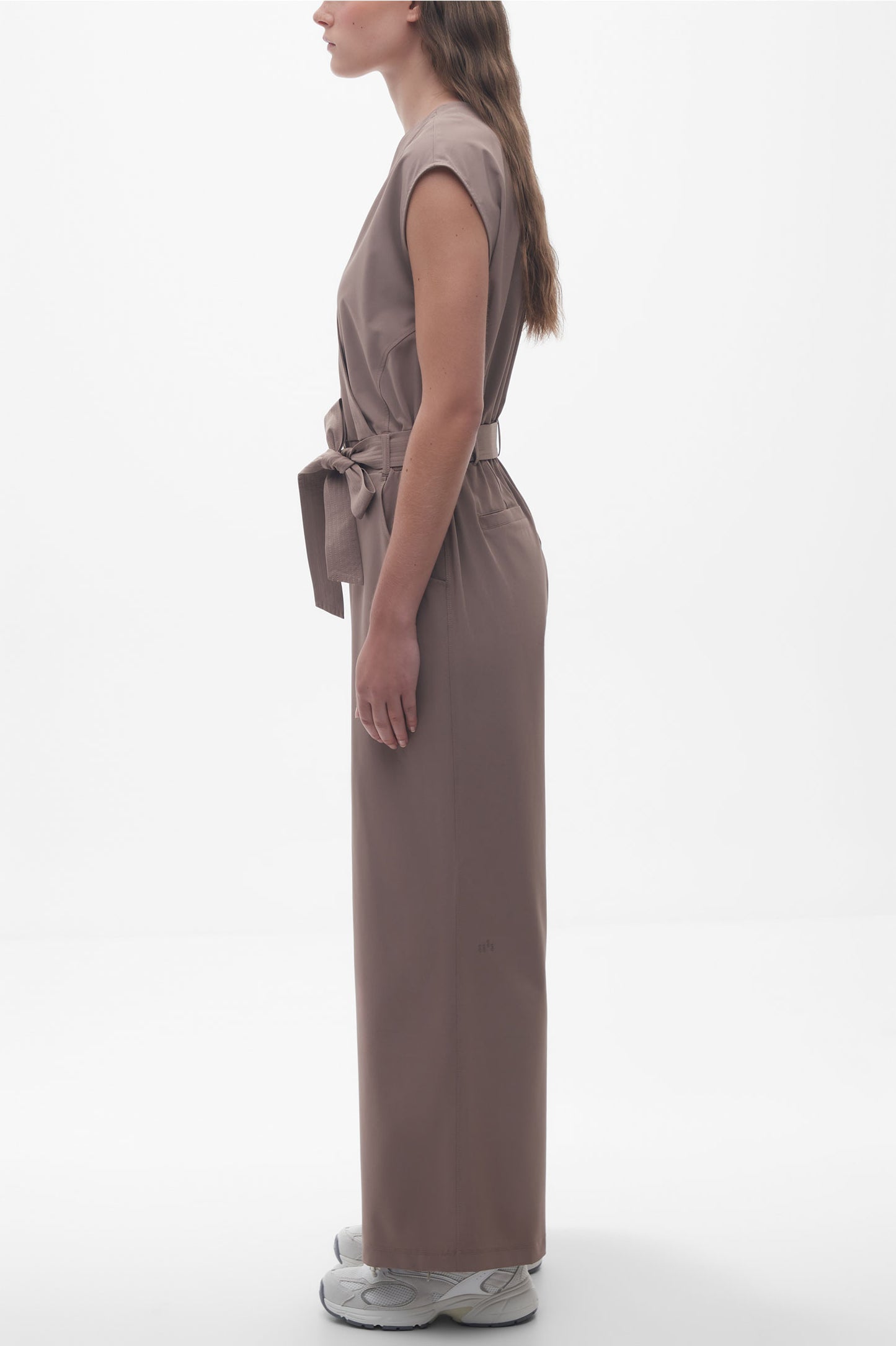 Combinaison moderne antifroissement - Femme && TAUPE