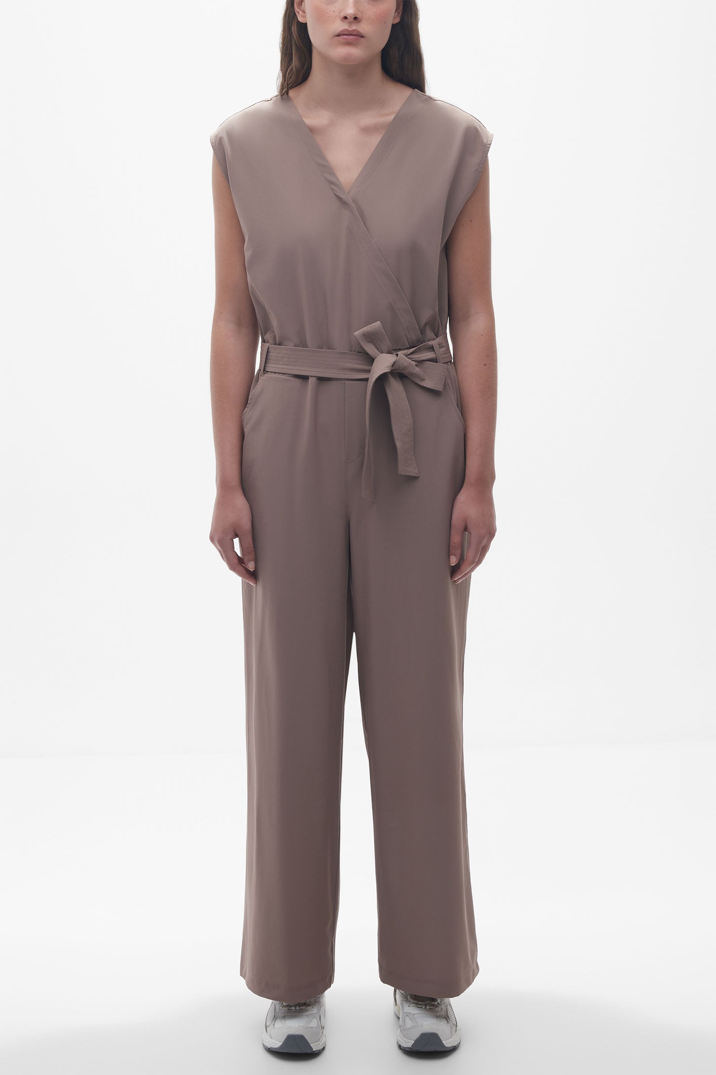 Combinaison moderne antifroissement - Femme && TAUPE