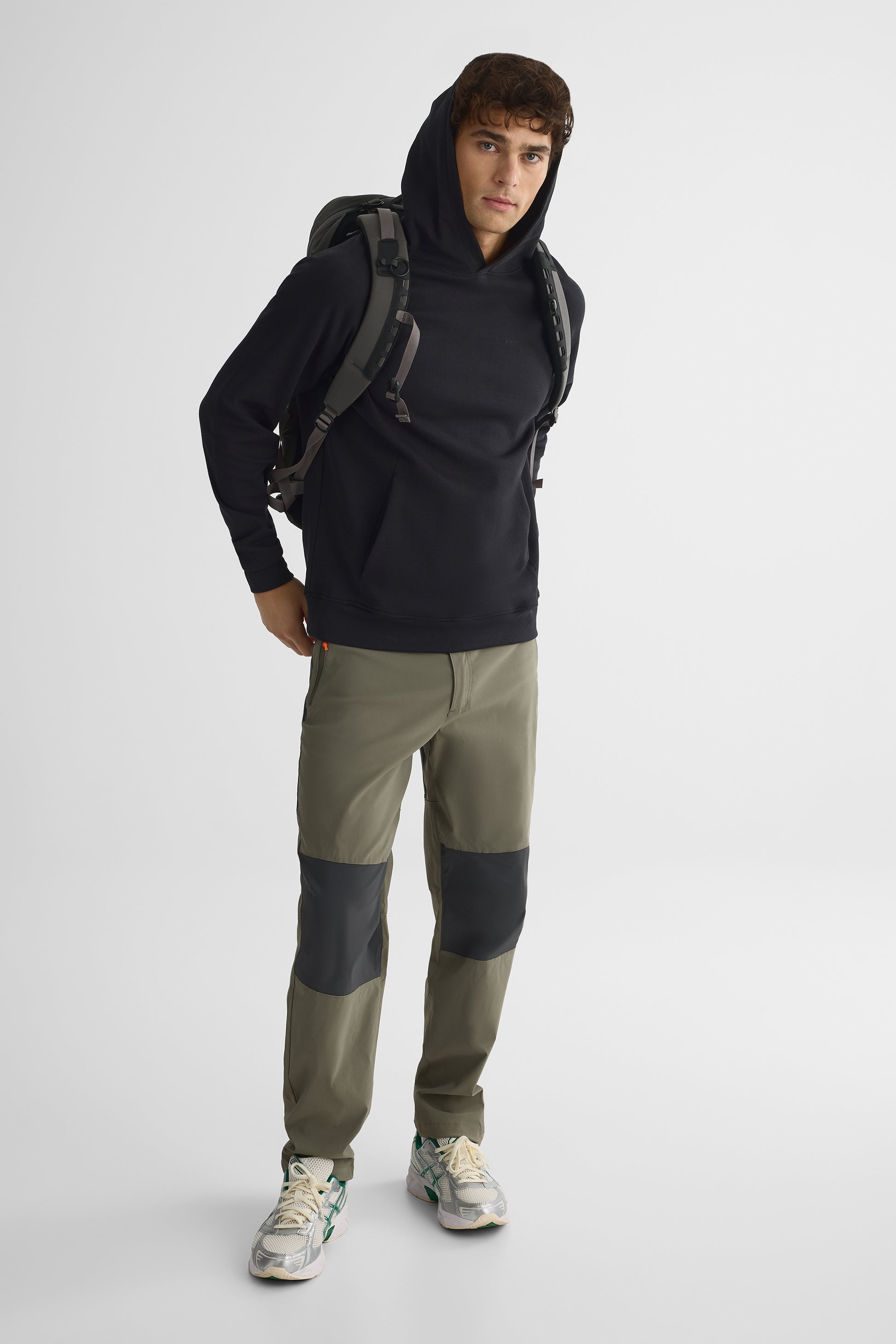 Chandail ouaté à capuchon – Homme && NOIR