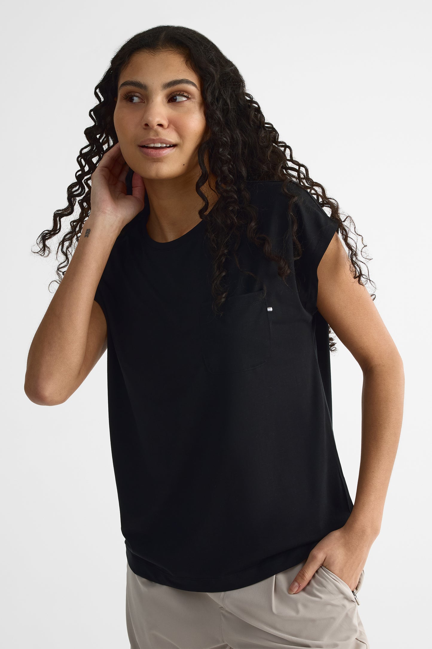 T-shirt léger en lyocell - Femme && NOIR
