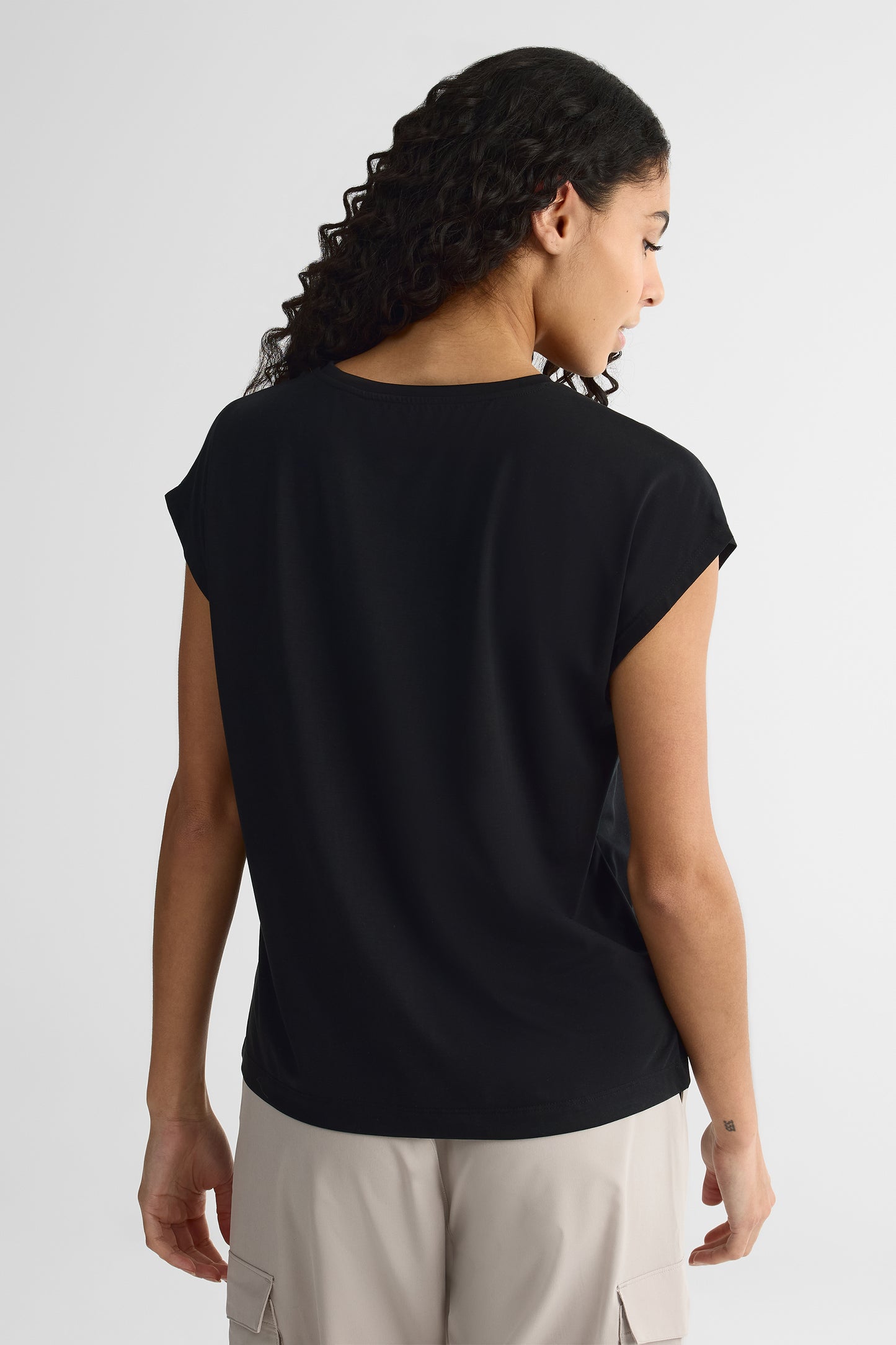 T-shirt léger en lyocell - Femme && NOIR
